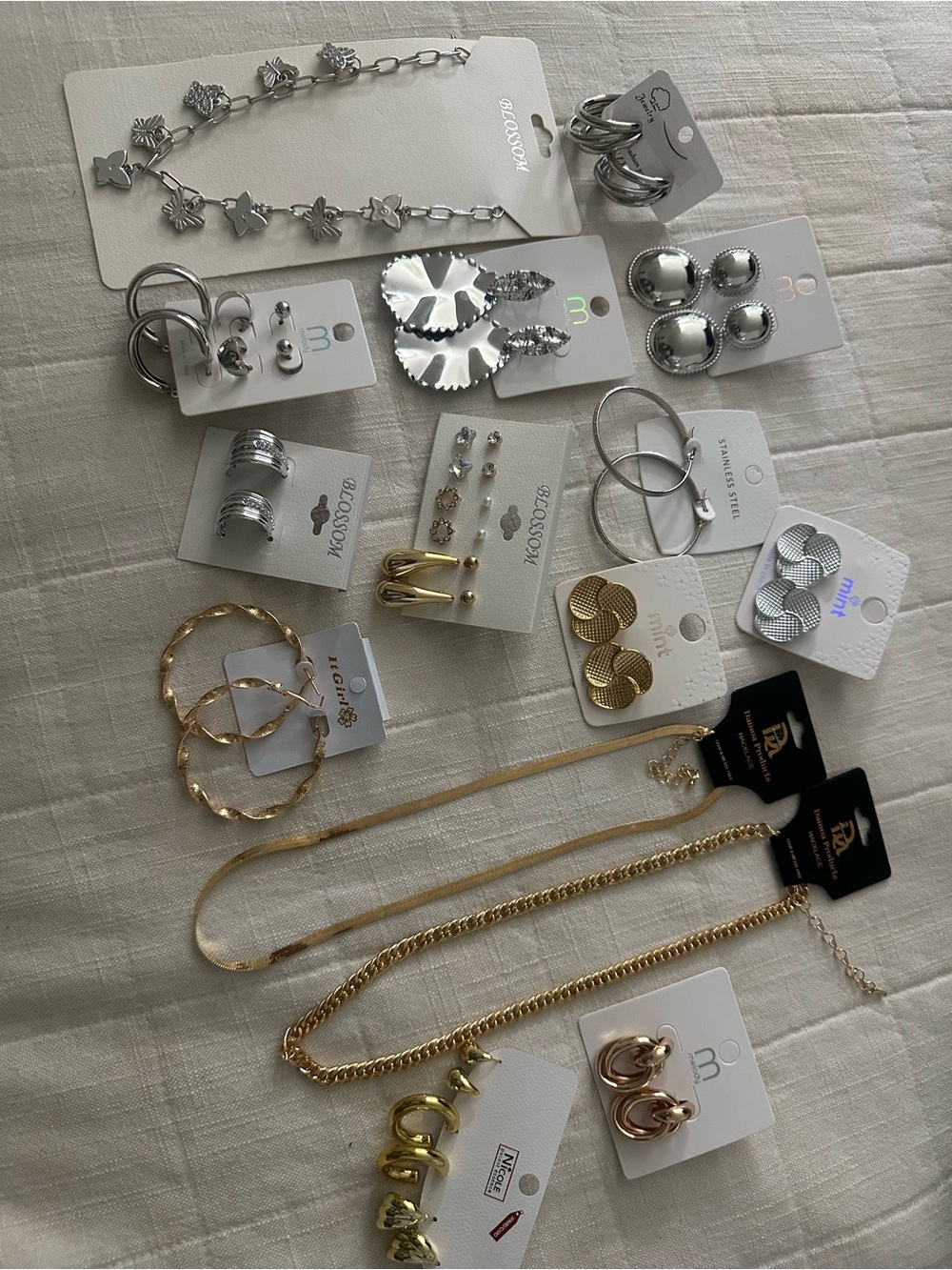 Mixed Metal Women's Jewelry Set - Gold & Silver Necklaces and Earrings